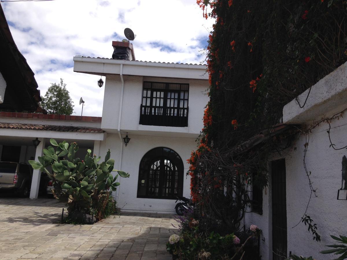 Mansion Samzara Hosteleria Sangolquí エクステリア 写真